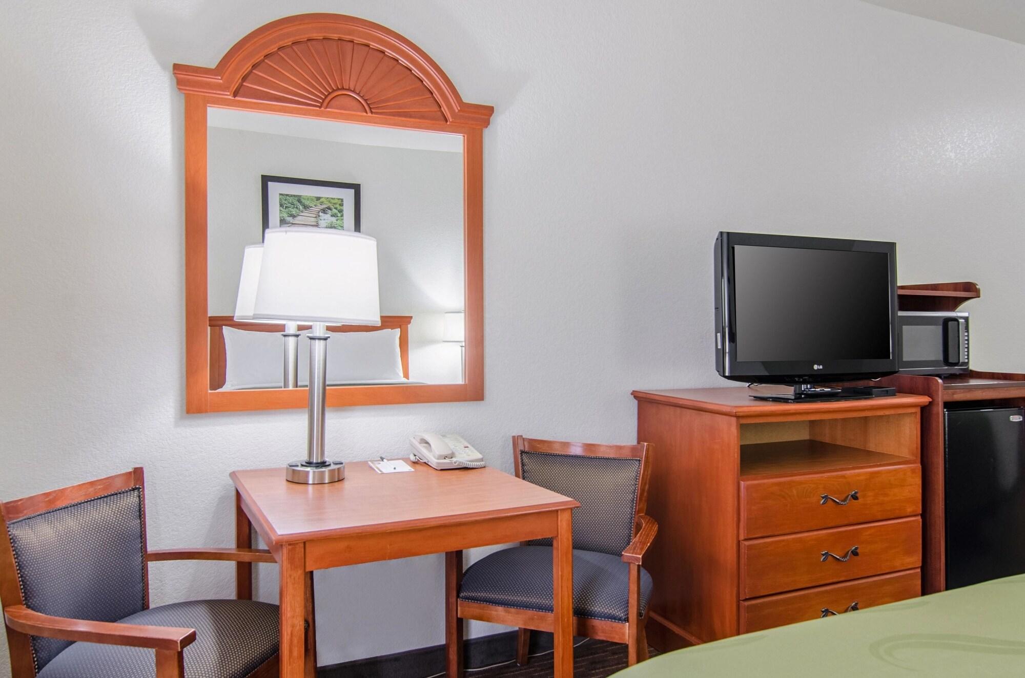 Quality Inn Junction City Near Fort Riley Kültér fotó