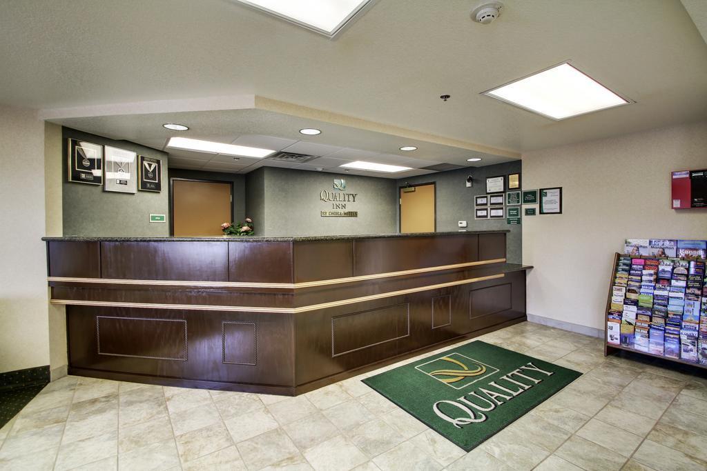 Quality Inn Junction City Near Fort Riley Kültér fotó