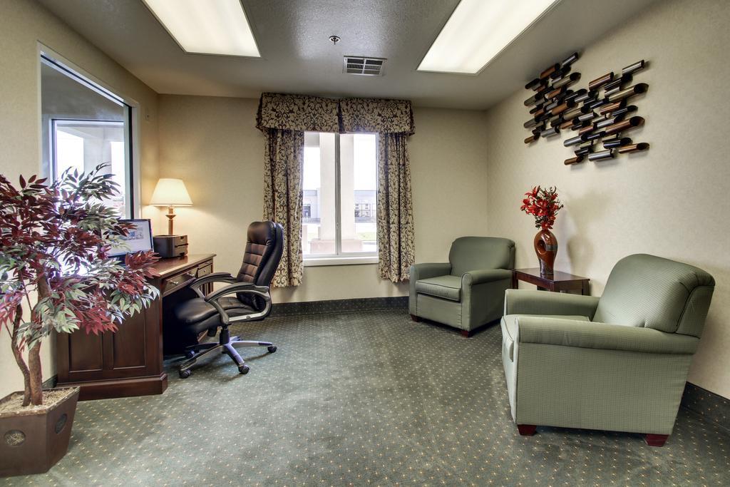 Quality Inn Junction City Near Fort Riley Kültér fotó