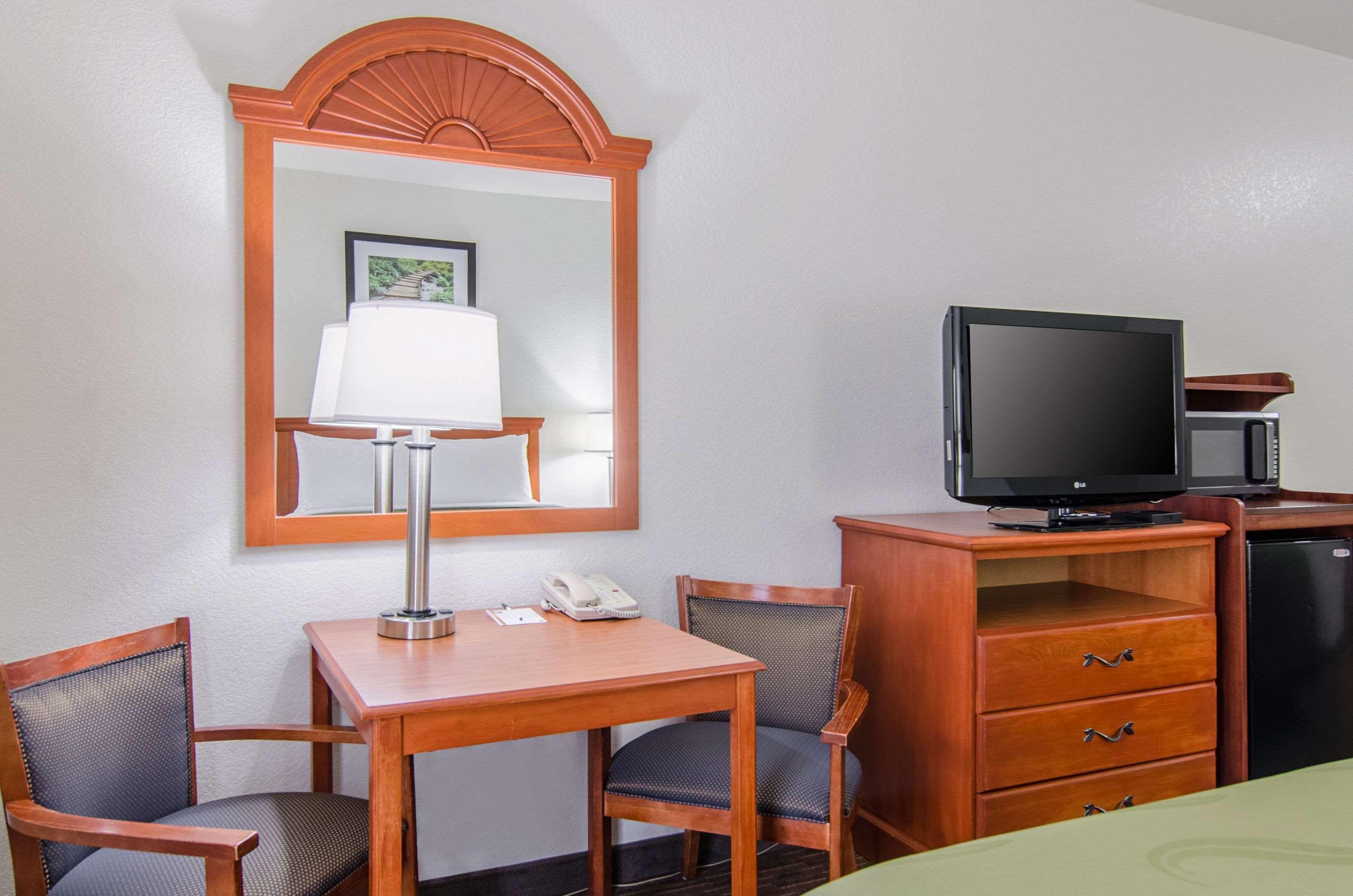 Quality Inn Junction City Near Fort Riley Kültér fotó