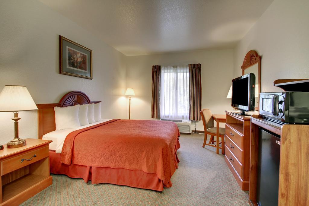 Quality Inn Junction City Near Fort Riley Kültér fotó