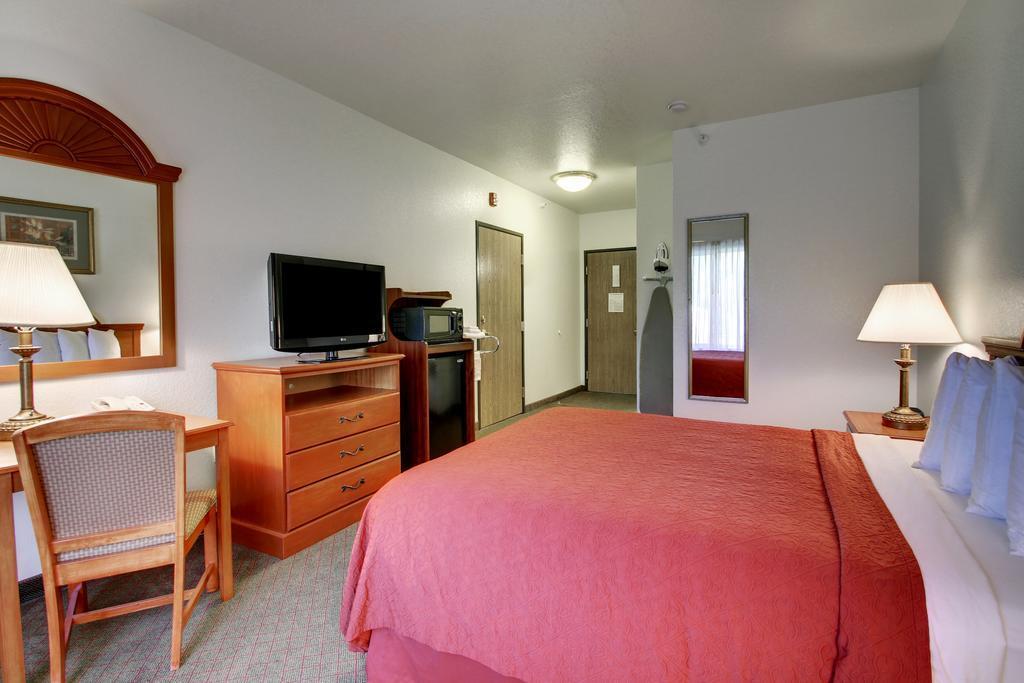 Quality Inn Junction City Near Fort Riley Kültér fotó