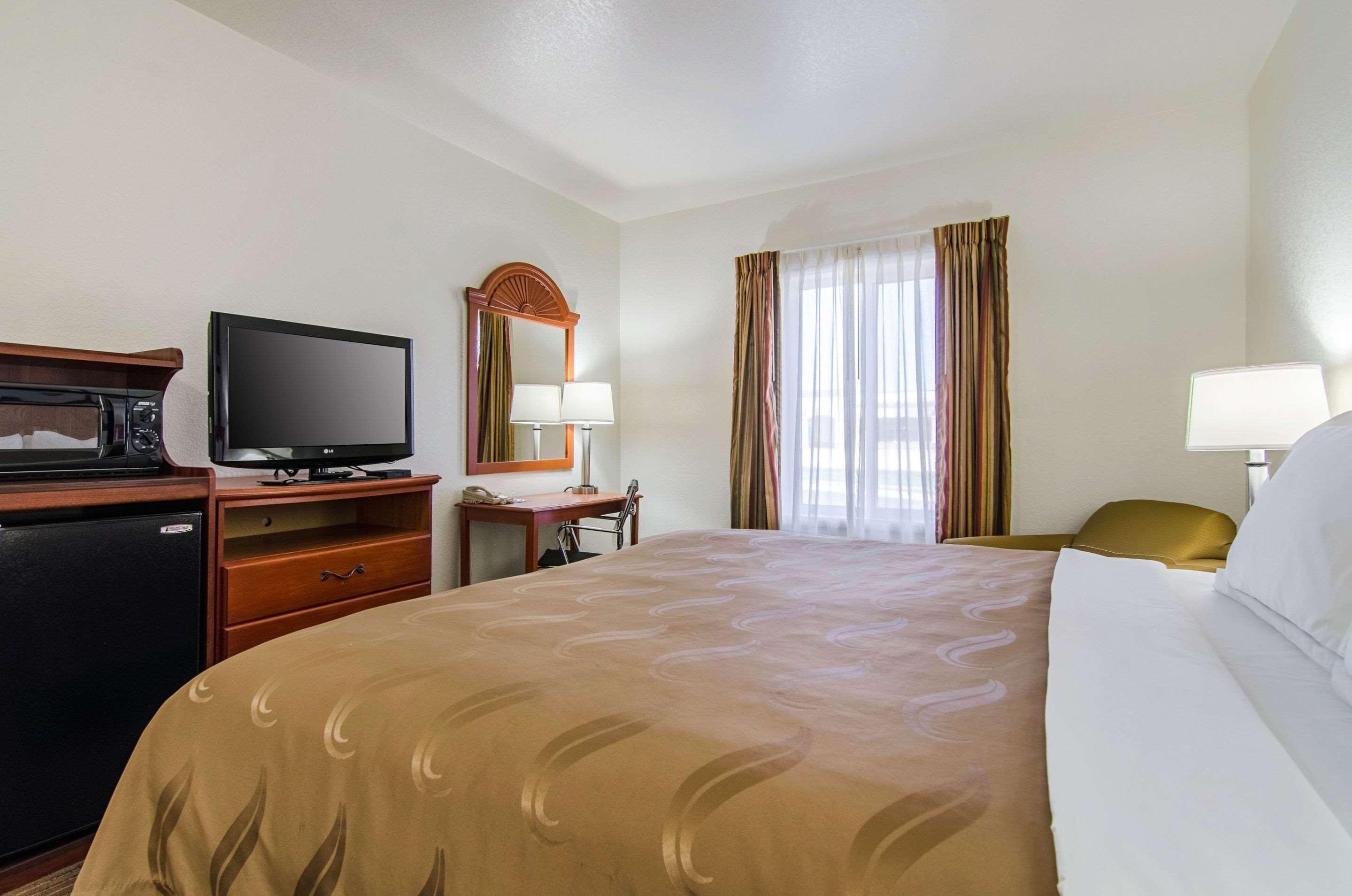 Quality Inn Junction City Near Fort Riley Kültér fotó