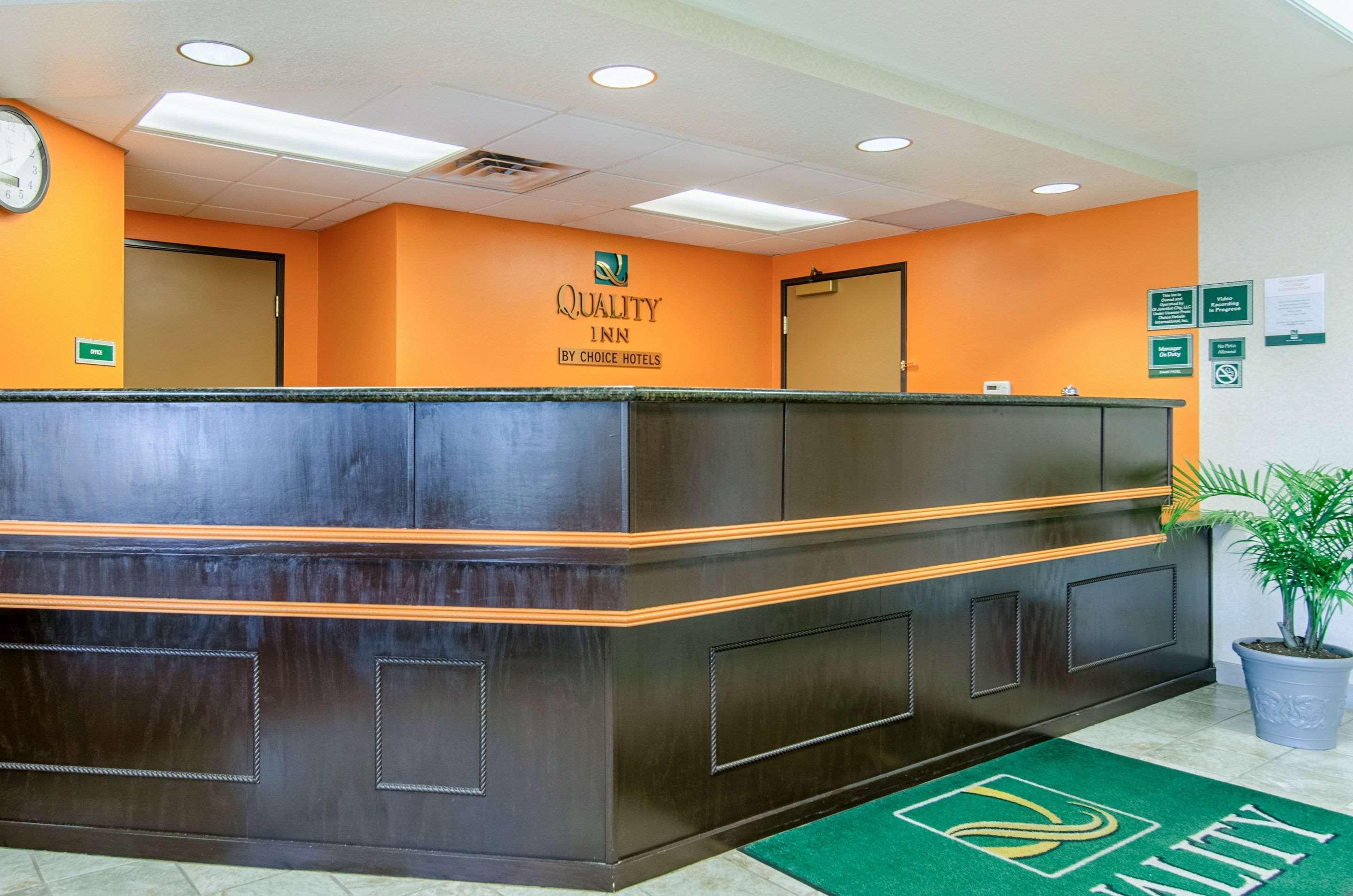 Quality Inn Junction City Near Fort Riley Kültér fotó