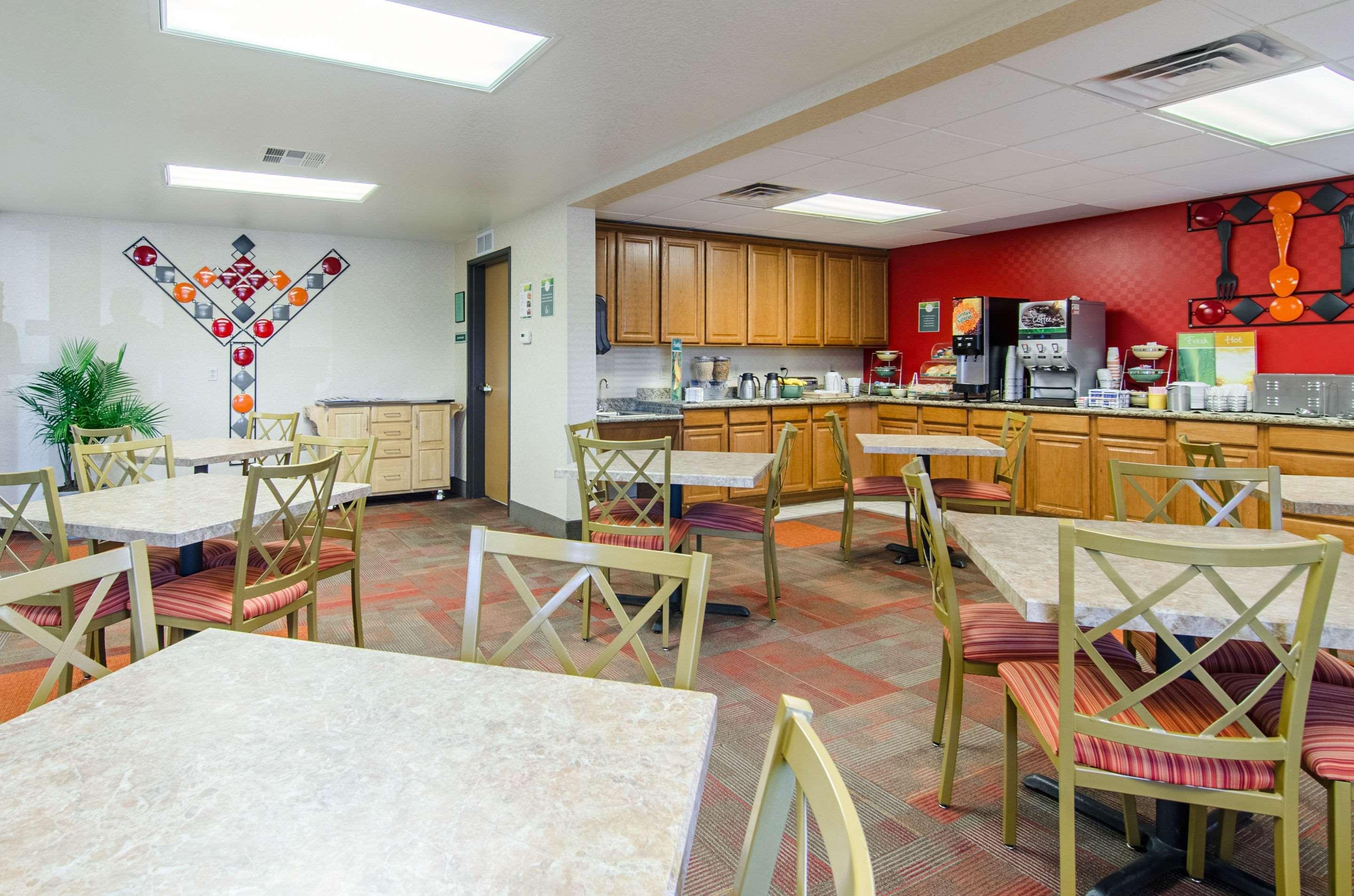 Quality Inn Junction City Near Fort Riley Kültér fotó