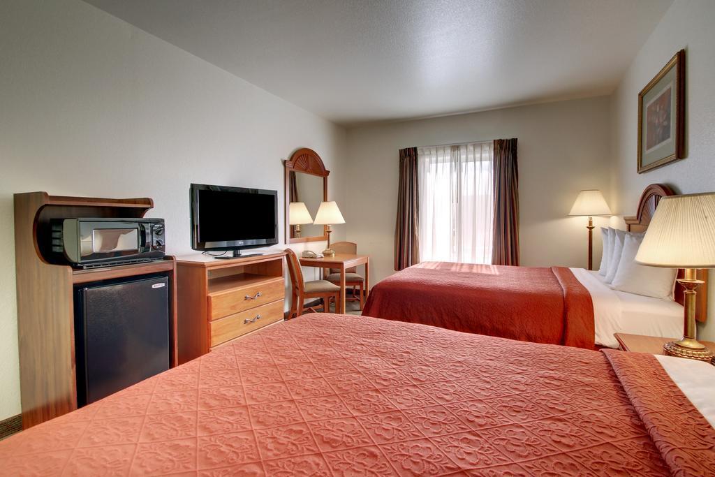 Quality Inn Junction City Near Fort Riley Kültér fotó