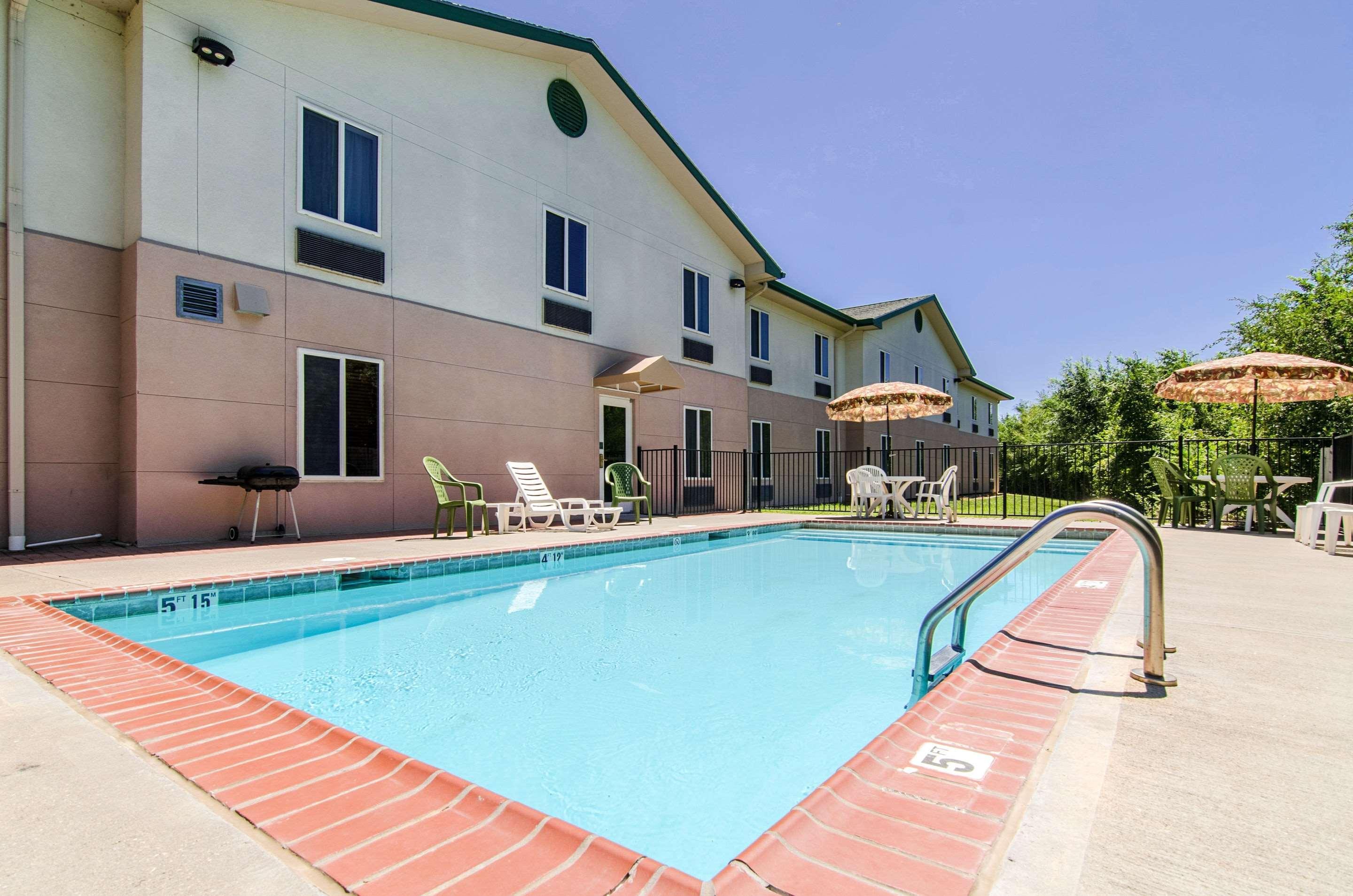 Quality Inn Junction City Near Fort Riley Kültér fotó
